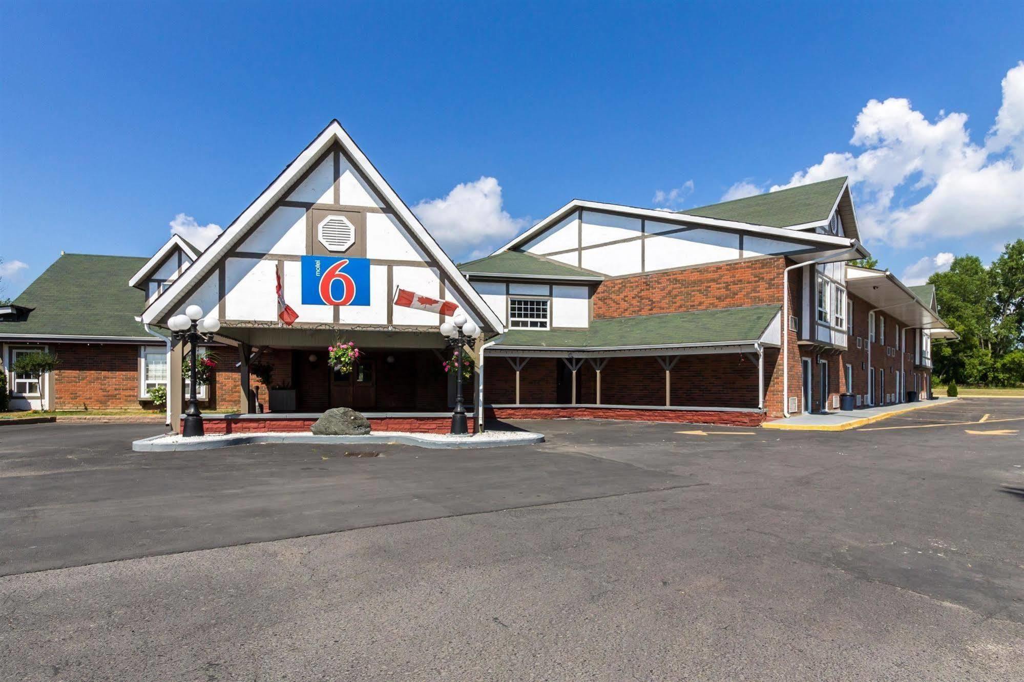 Motel 6-Trenton, On Exterior photo